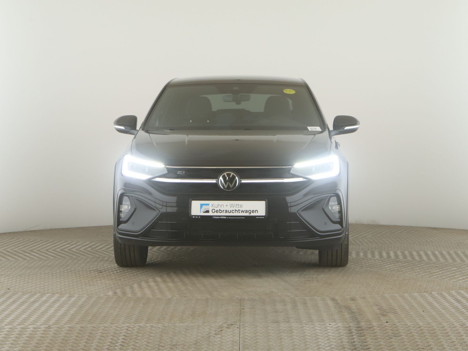 Volkswagen Taigo 1.0 TSI R-Line - Samsaru's Car Outlet