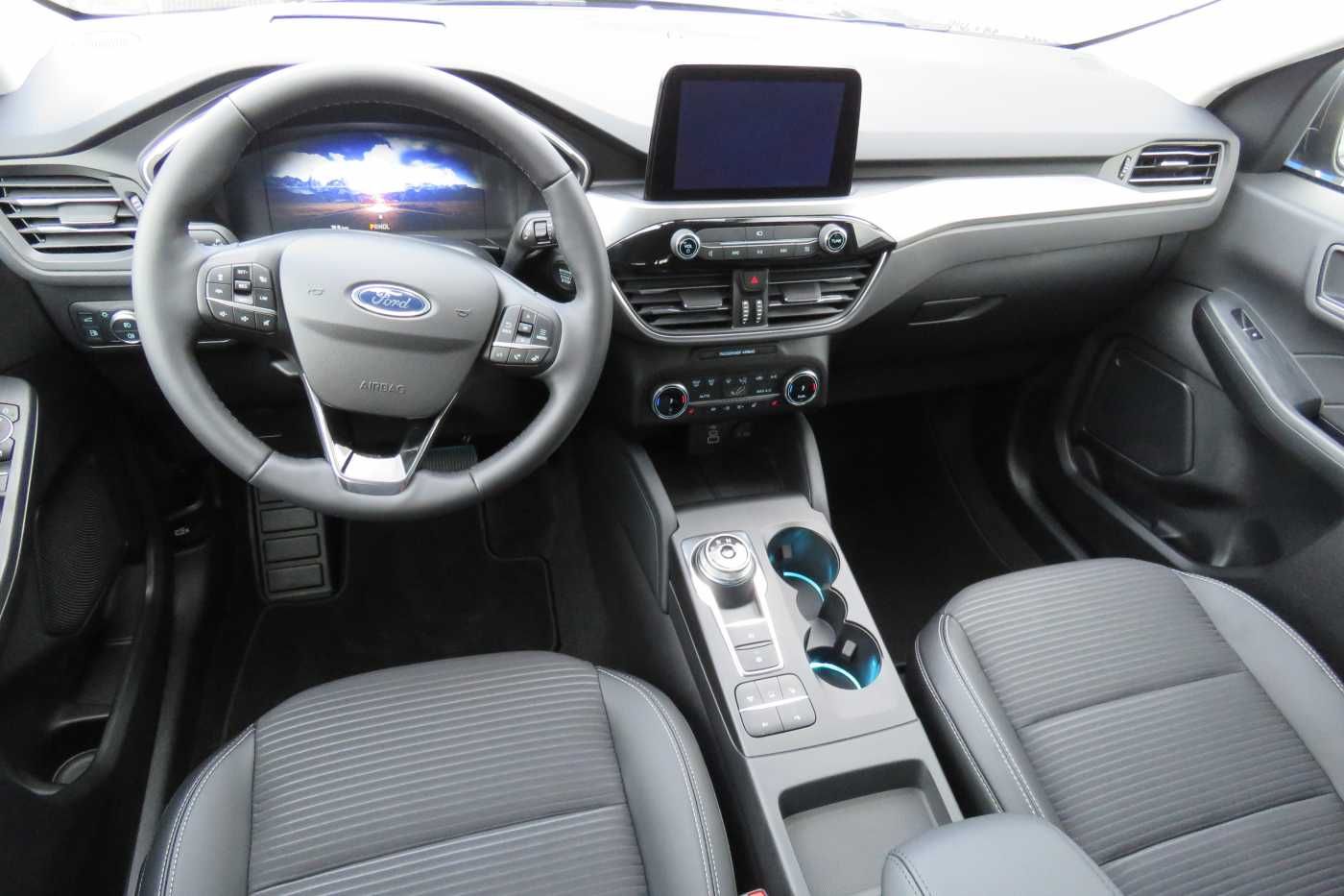 Ford Kuga Hybrid Titanium X - Samsaru's Car Outlet