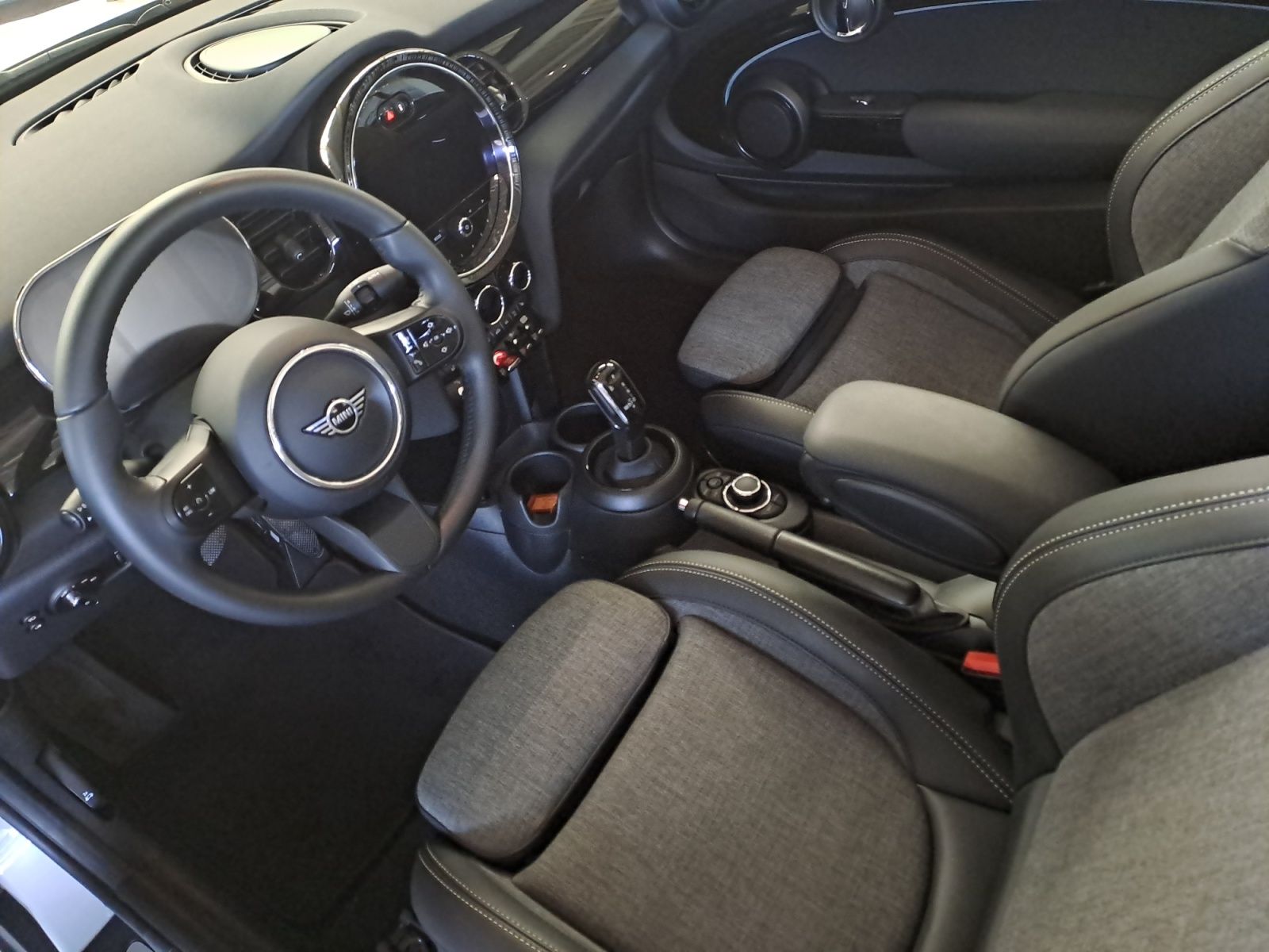 MINI Cooper Cabrio Classic - Samsaru's Car Outlet