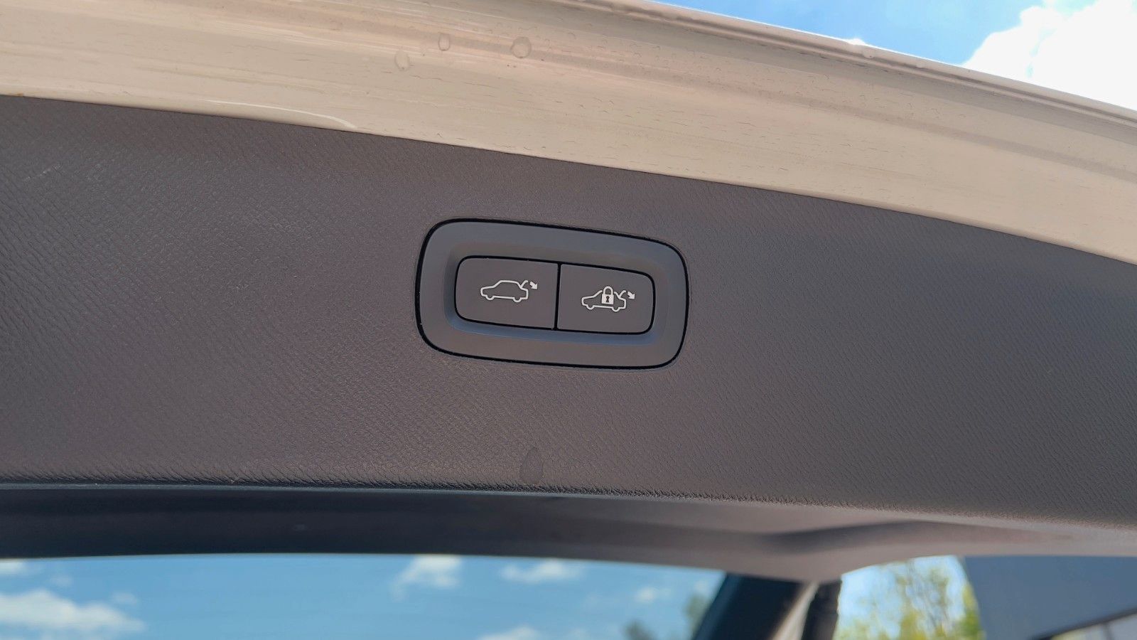 Volvo XC90 B5 D AWD Ultimate Dark*B&W*HUD*LUFT*AHK*ACC