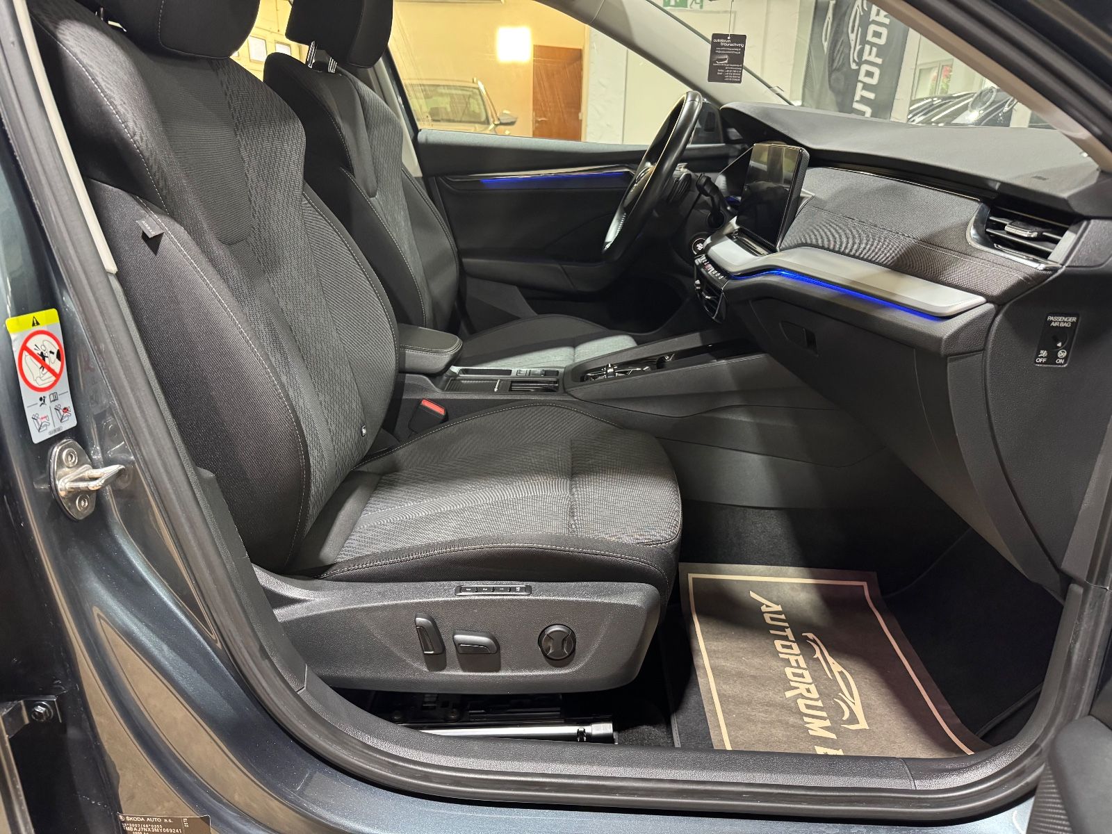 Skoda OctaviaLim. FirstEdition2.0TDI DSG/STANDHEIZ/AHK