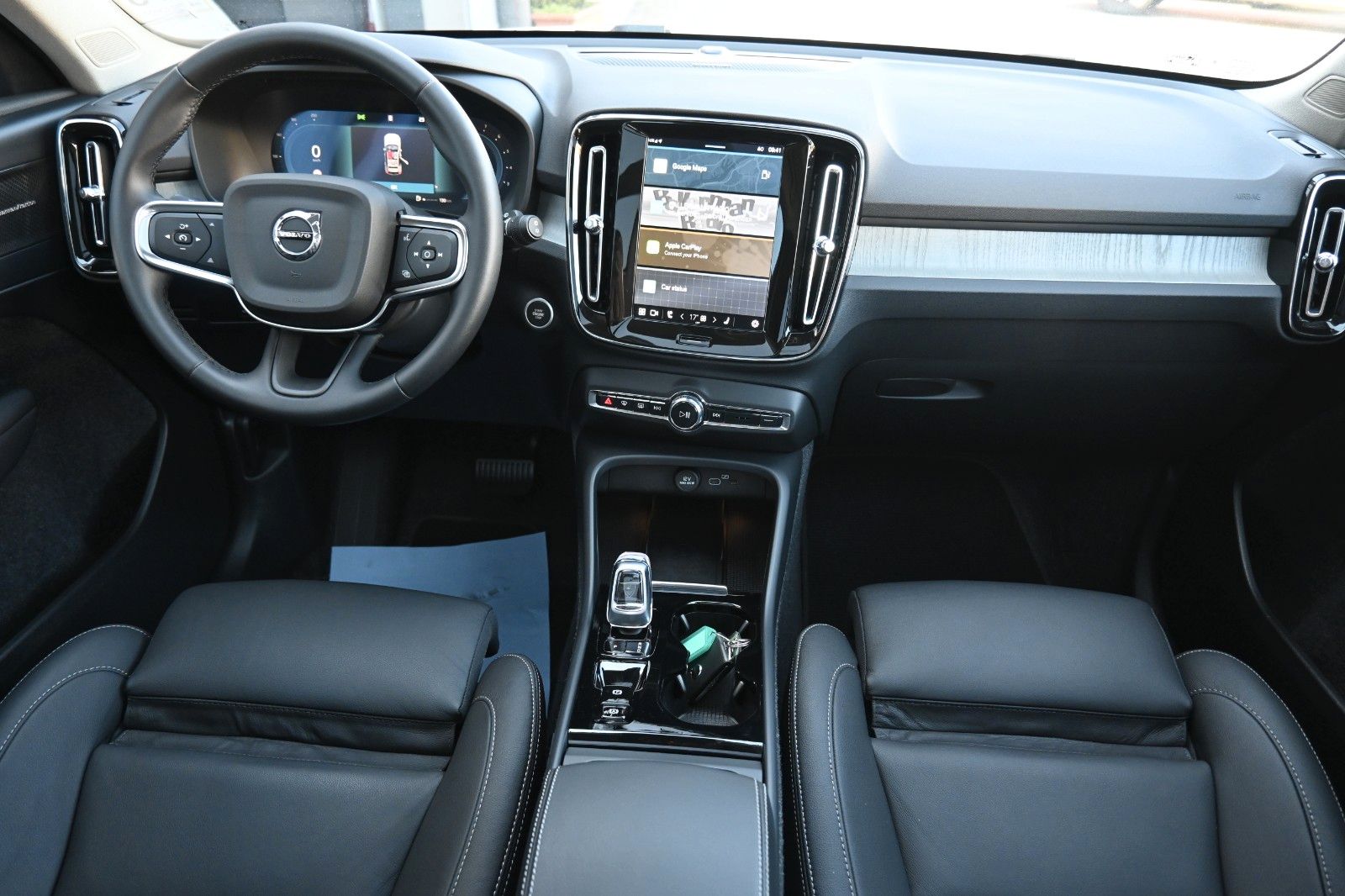 Volvo XC40 B4 Dark*FSHZG*360°*PANO*ACC*AHK*PIXEL