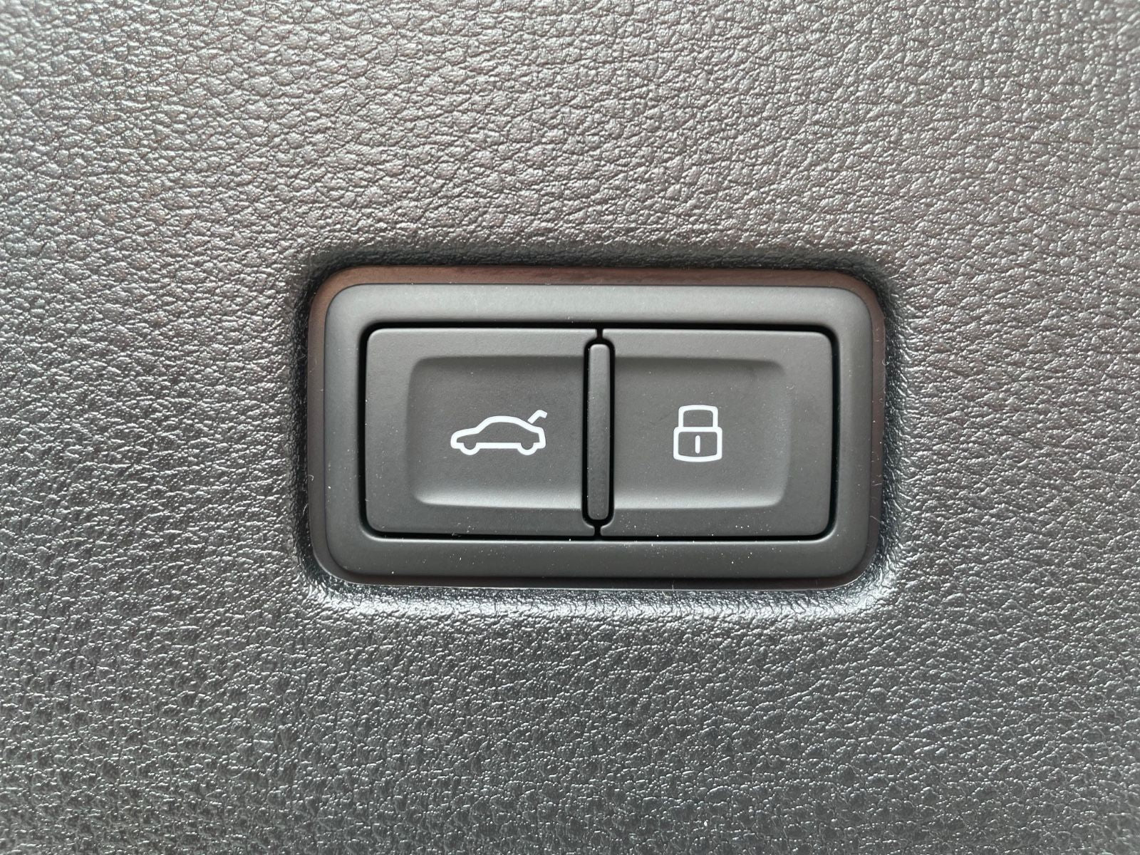 Audi Q8 50 TDI SLine - Samsaru's Car Outlet