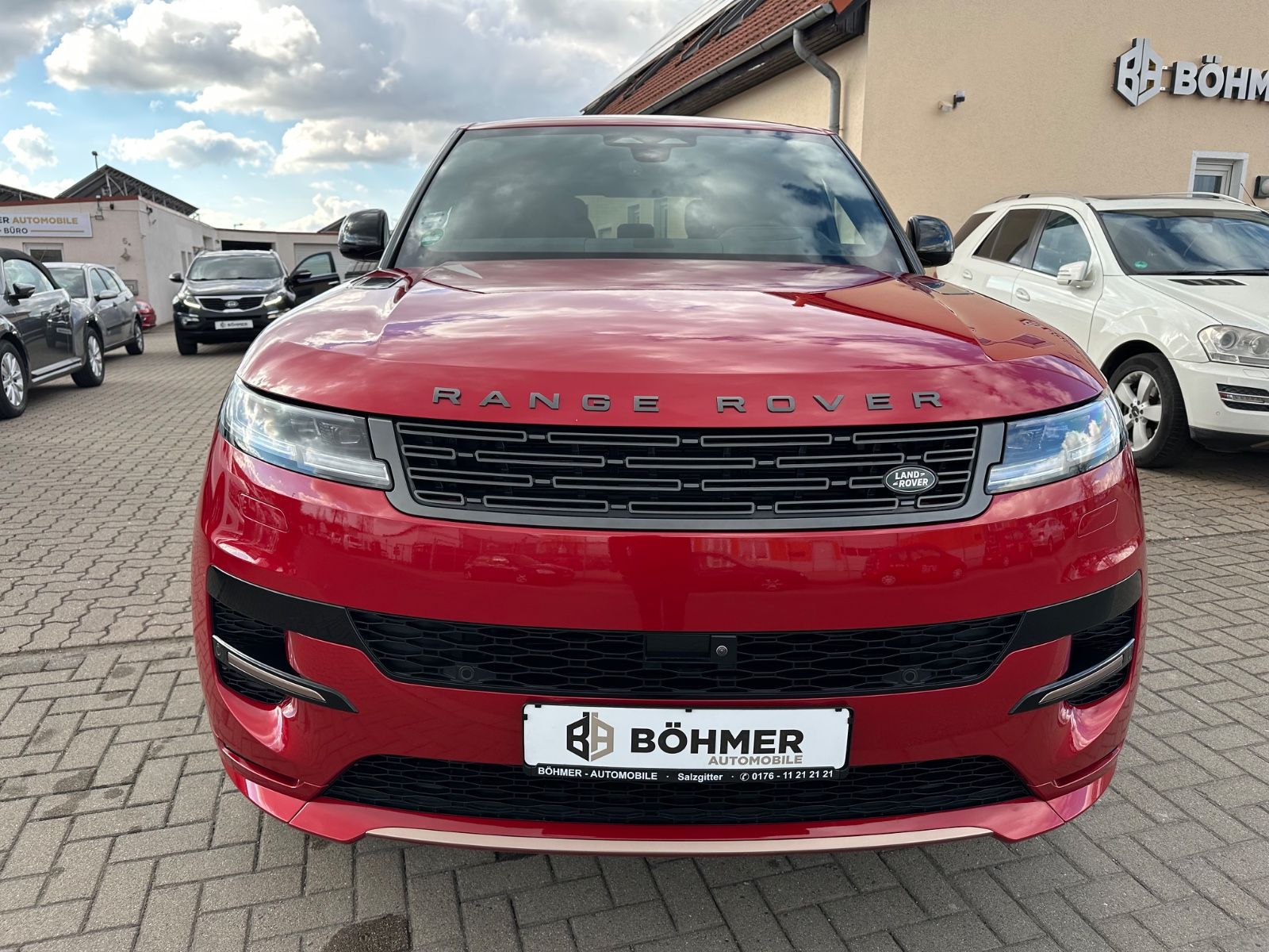 Range Rover Sport Dynamic SE Hybrid - Samsaru's Car Outlet