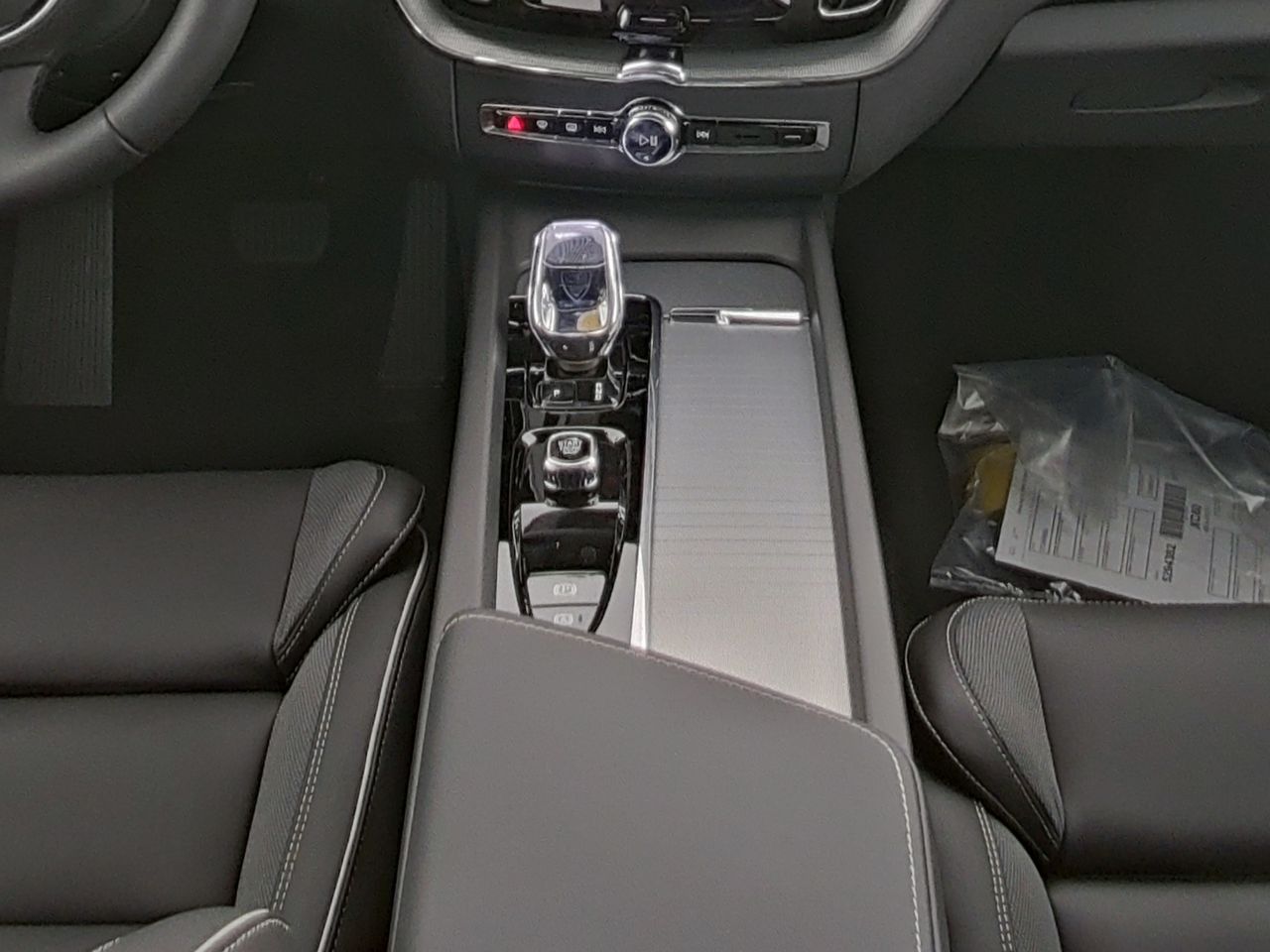 Volvo XC60 B5 Plus Black Edition AWD !!PANO+360°+H/K!!