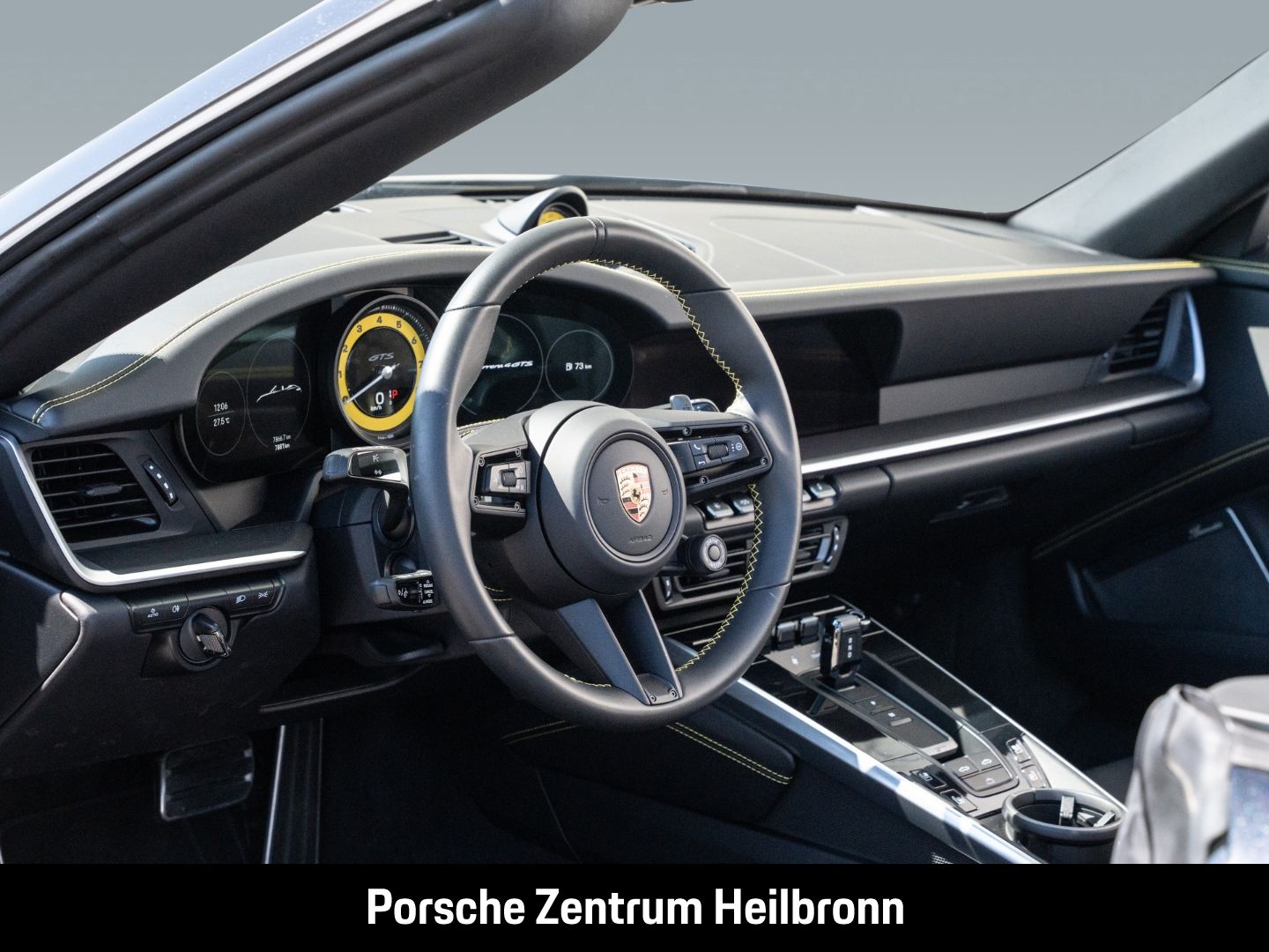 Porsche 992 911 Carrera 4 GTS Cabrio Burmester InnoDrive
