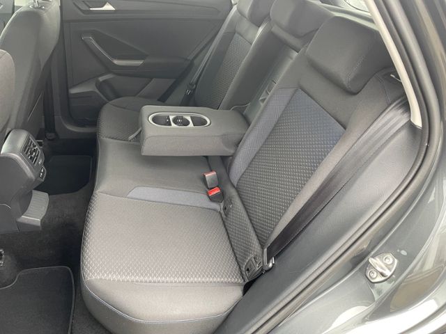 Volkswagen T-Roc Style United 1.0 TSI - Samsaru's Car Outlet