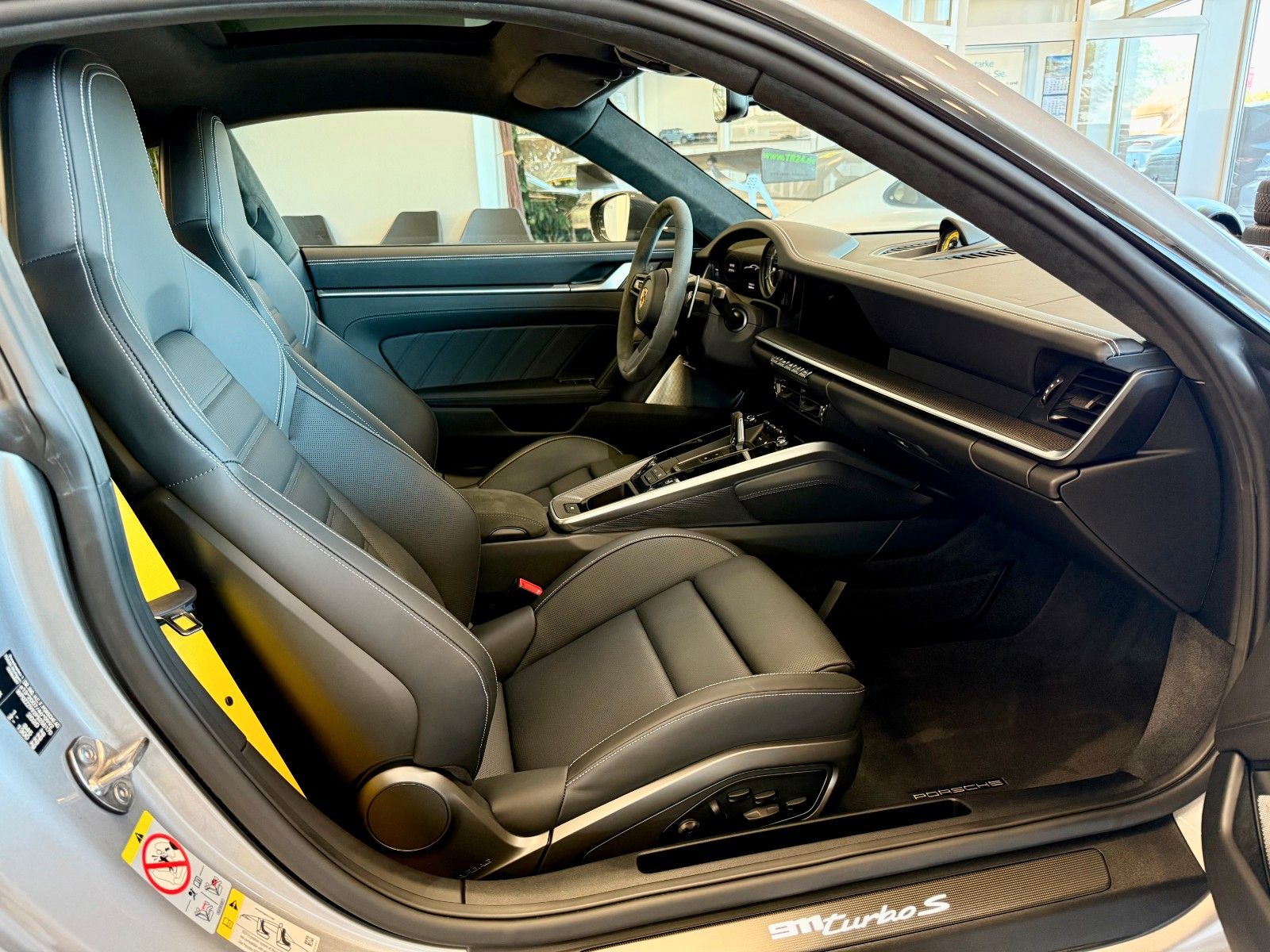 Porsche 911 992 Turbo S LIFT/Glasdach/ACC/Burmester