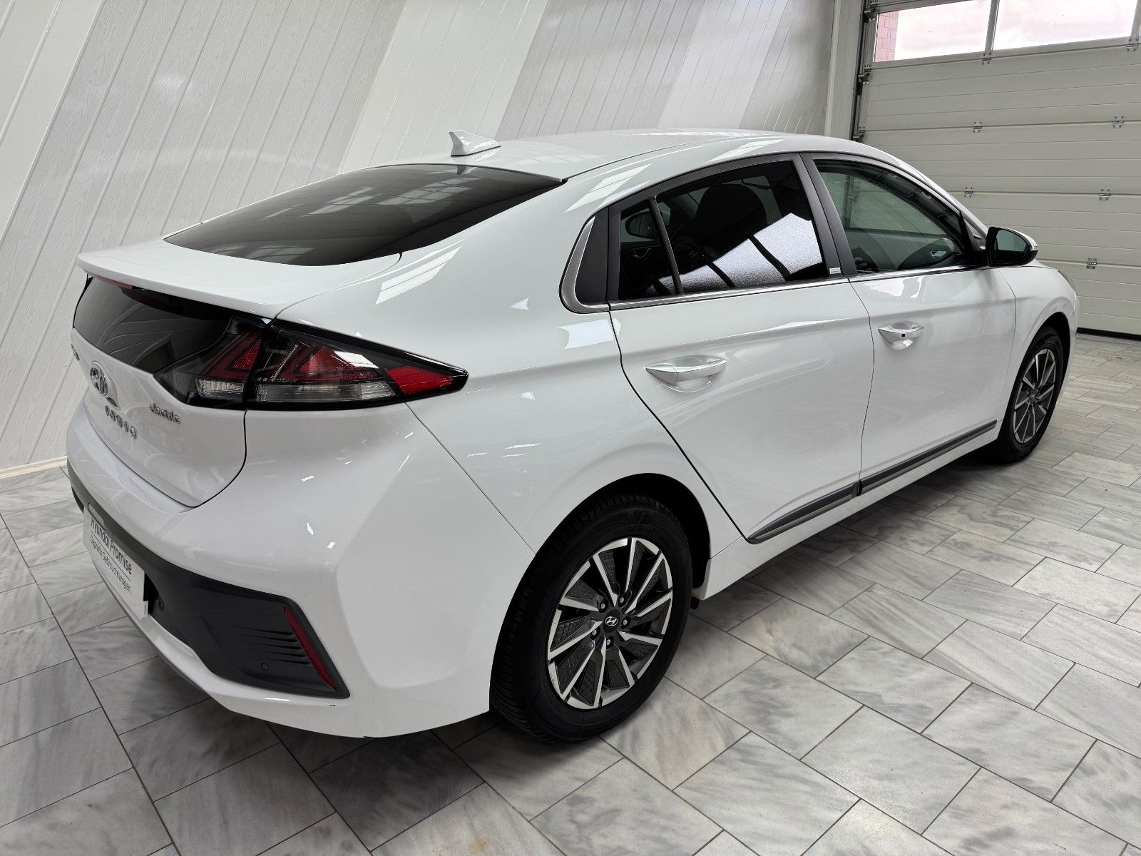 Hyundai IONIQ Style Elektro - Samsaru's Car Outlet