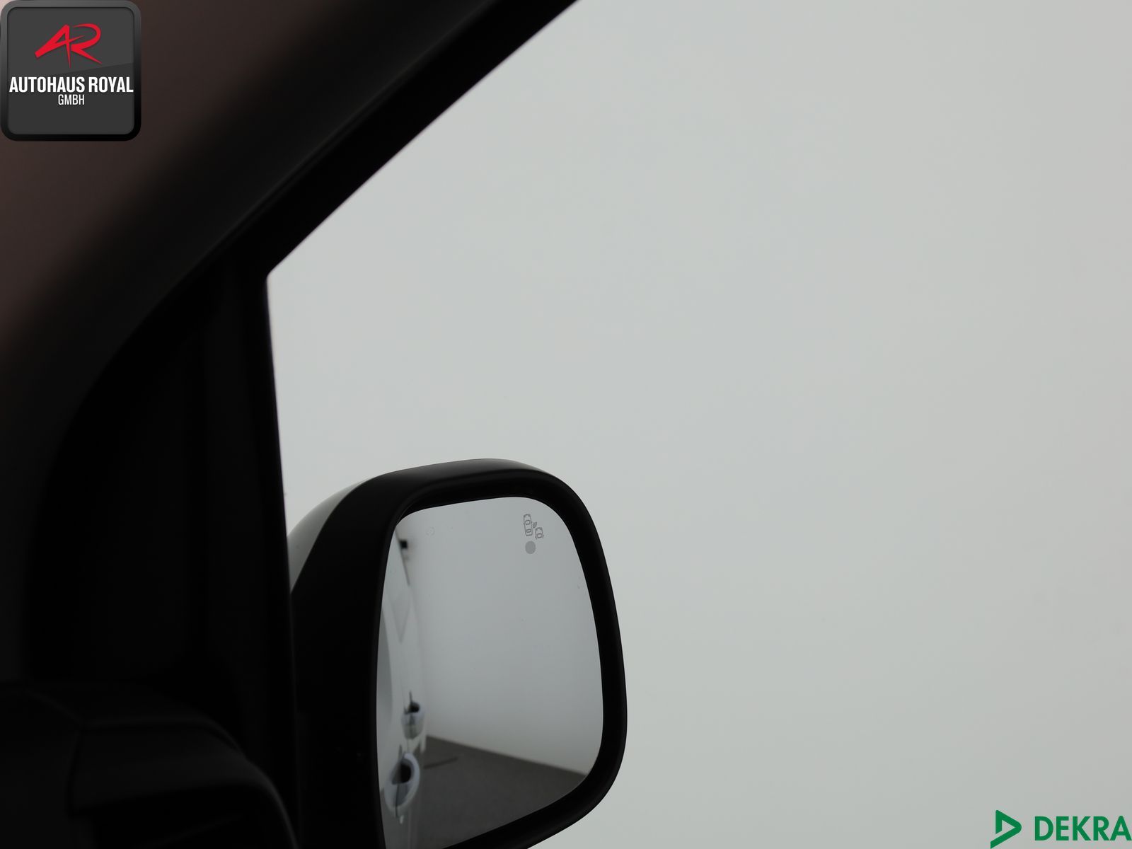 Opel Vivaro 2.0 D CARGO M AUT - Samsaru's Car Outlet