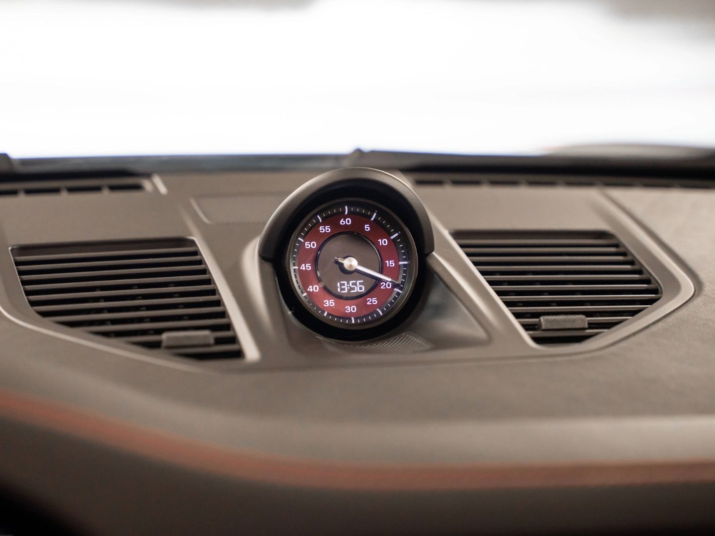 Porsche 992 Carrera 4 GTS Cabriolet InoDrive Burmester