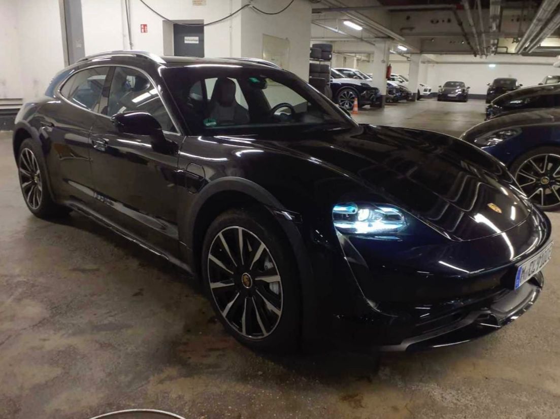 Porsche Taycan Cross Turismo Turbo+Pano+Alu 21"+PSCB+SCP