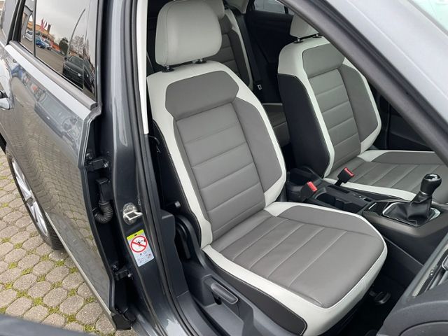 Volkswagen T-Roc Style 1.0 TSI - Samsaru's Car Outlet