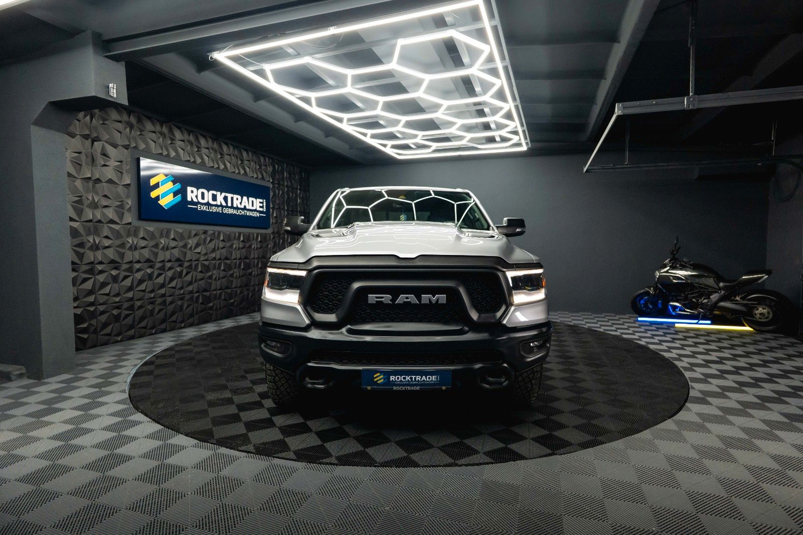 Dodge RAM 5.7 V8 HEMI 4x4 REBEL OFFROAD  AXLE LOCK 19%