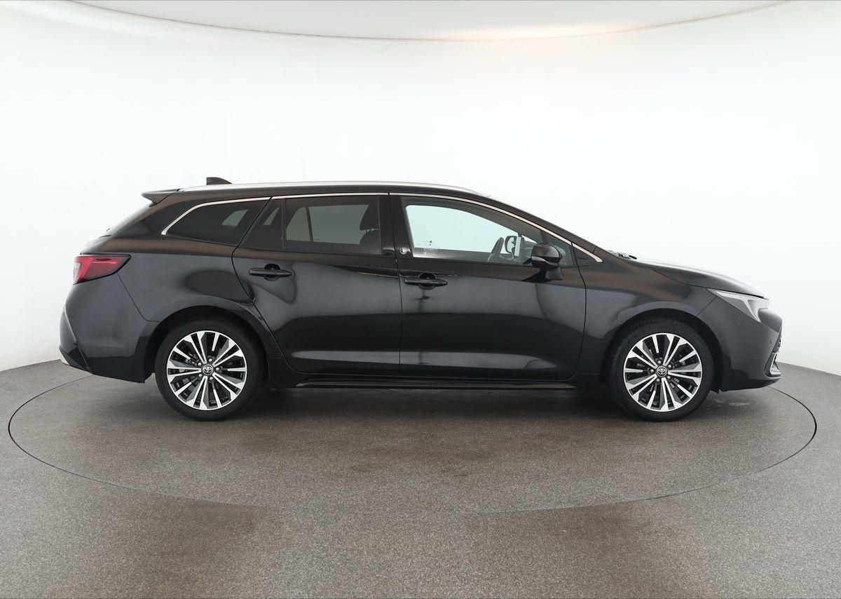 Toyota Corolla Touring Sports 1.8 CVT Team D Navi Kam