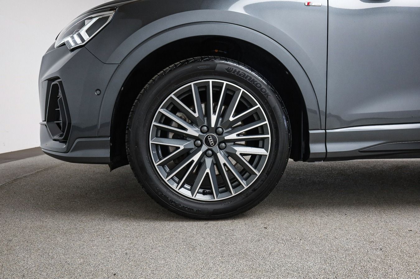 Audi Q3 S line black 45 TFSI qu. Assist, Navi, Sound