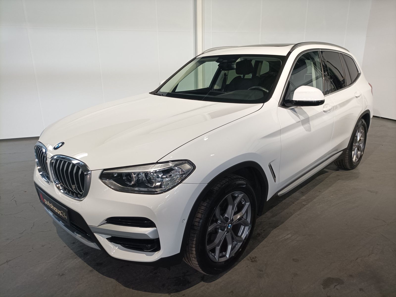 BMW X3 xDrive20i xLine - Samsaru's Car Outlet