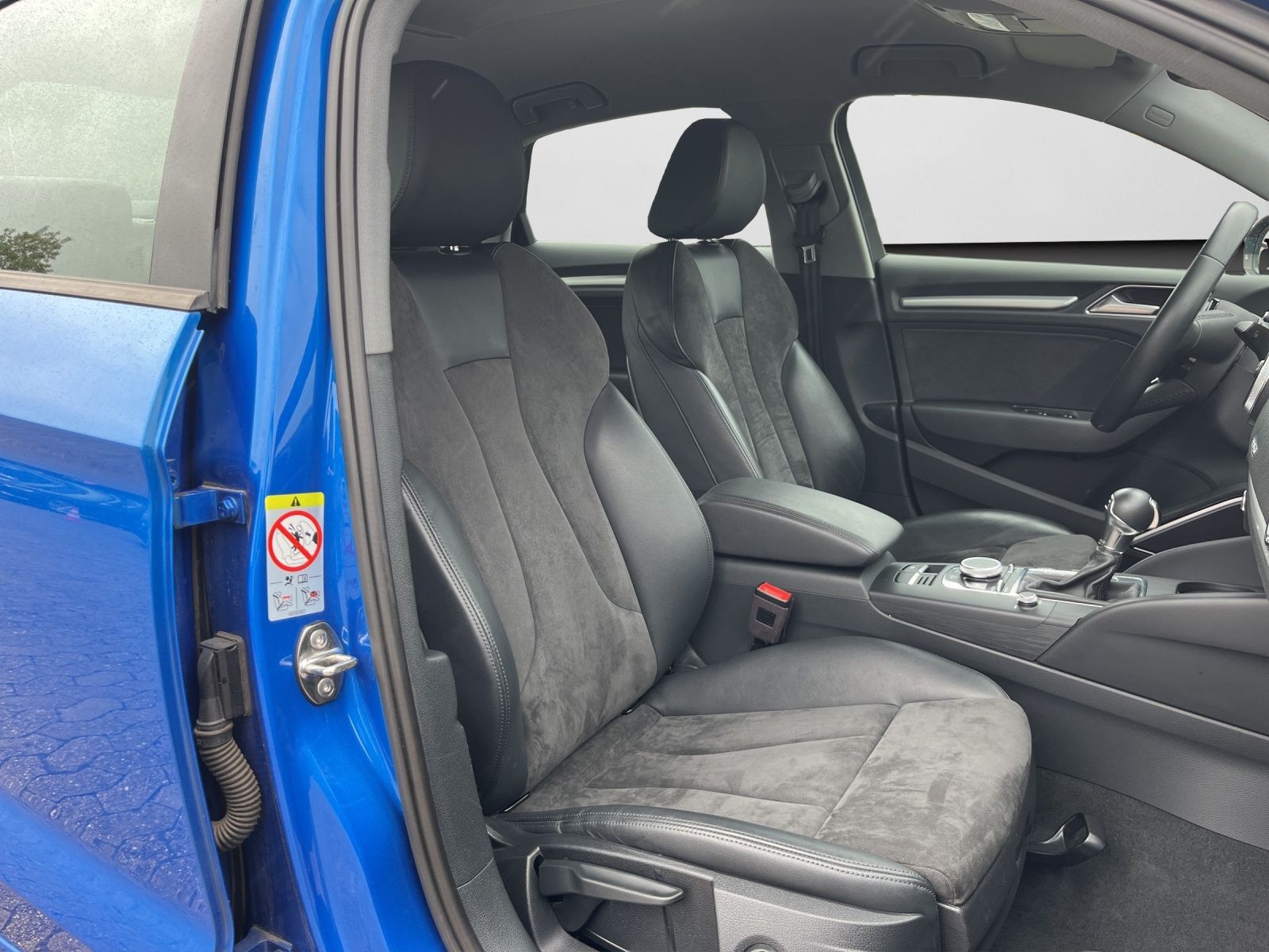 Audi A3 Limousine Sport 40 TFSI QUATTRO - Samsaru's Car Outlet