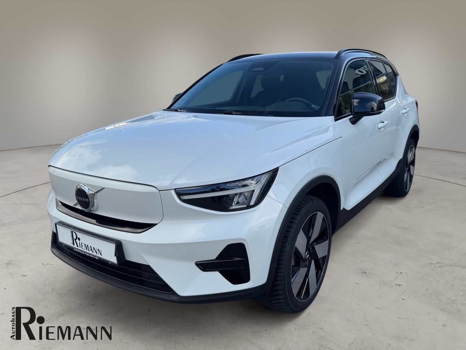 Volvo XC40 Recharge Twin Motor Plus + Winter-Paket
