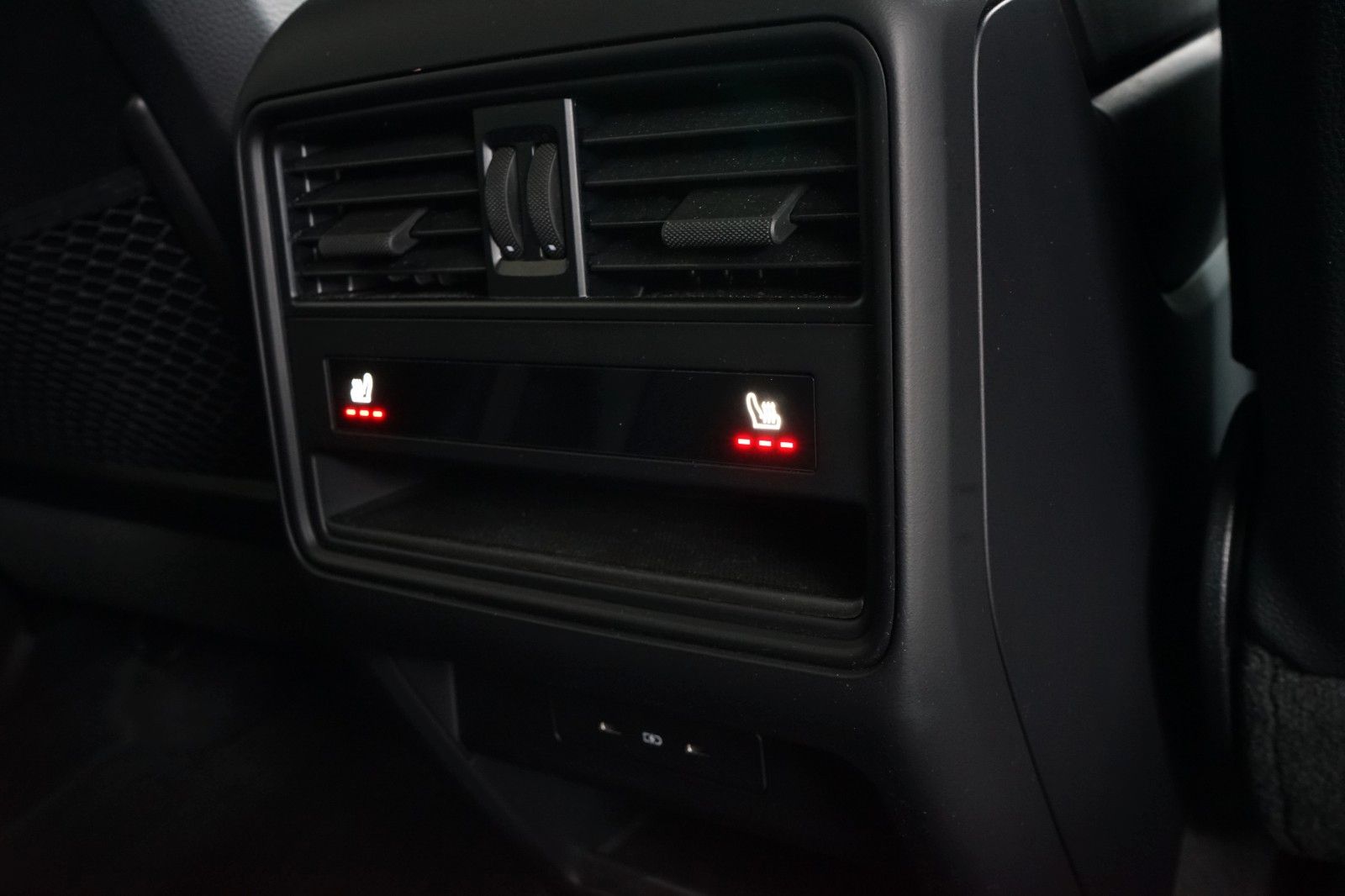 Porsche Cayenne E-Hybrid/PANO/P-Display/HUD/AHK/18W/ACC