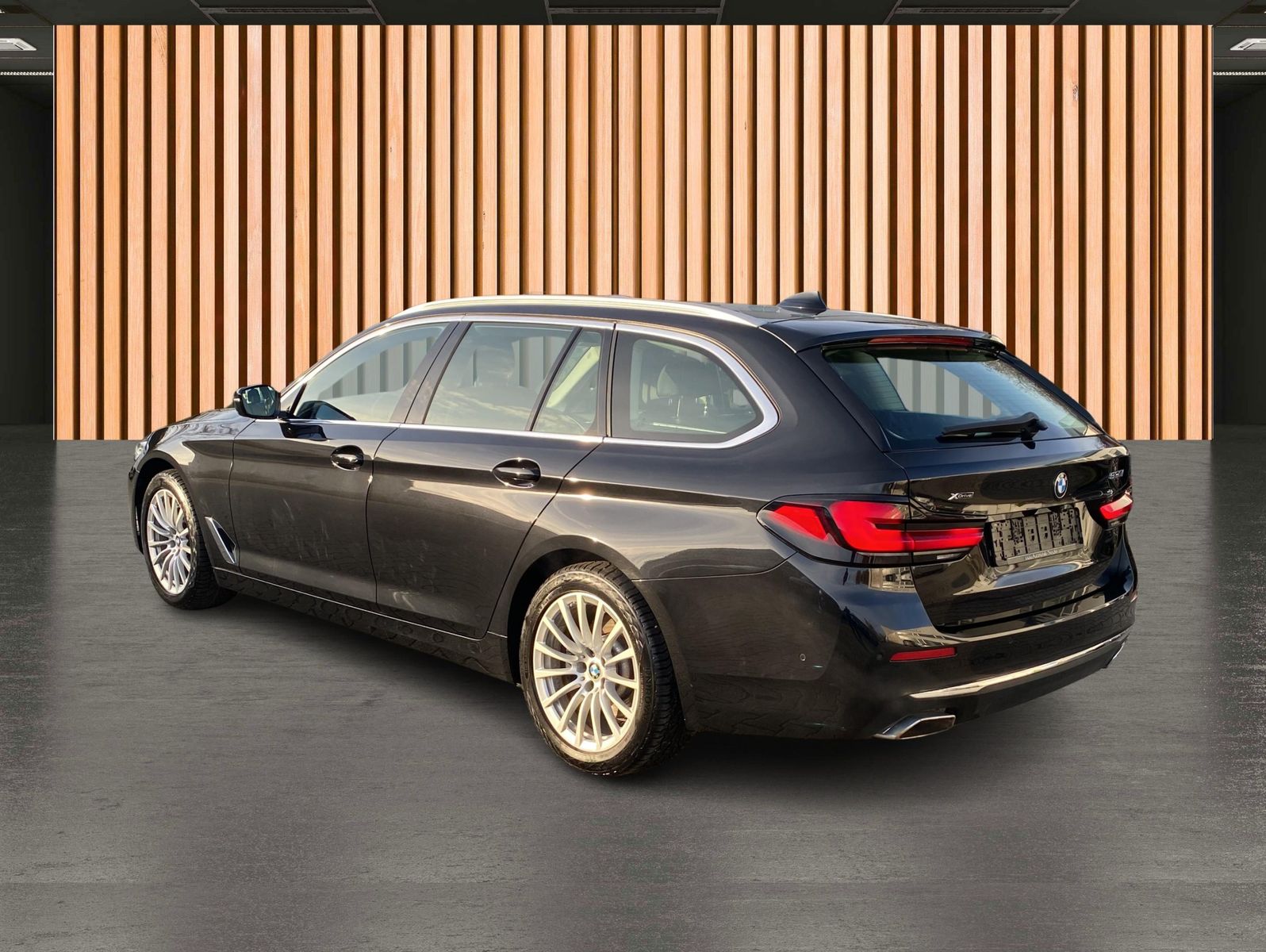 BMW 530 i xDrive Luxury Line*KeyGo*AHK*