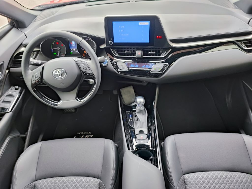 Toyota C-HR 2.0 Hybrid - Samsaru's Car Outlet