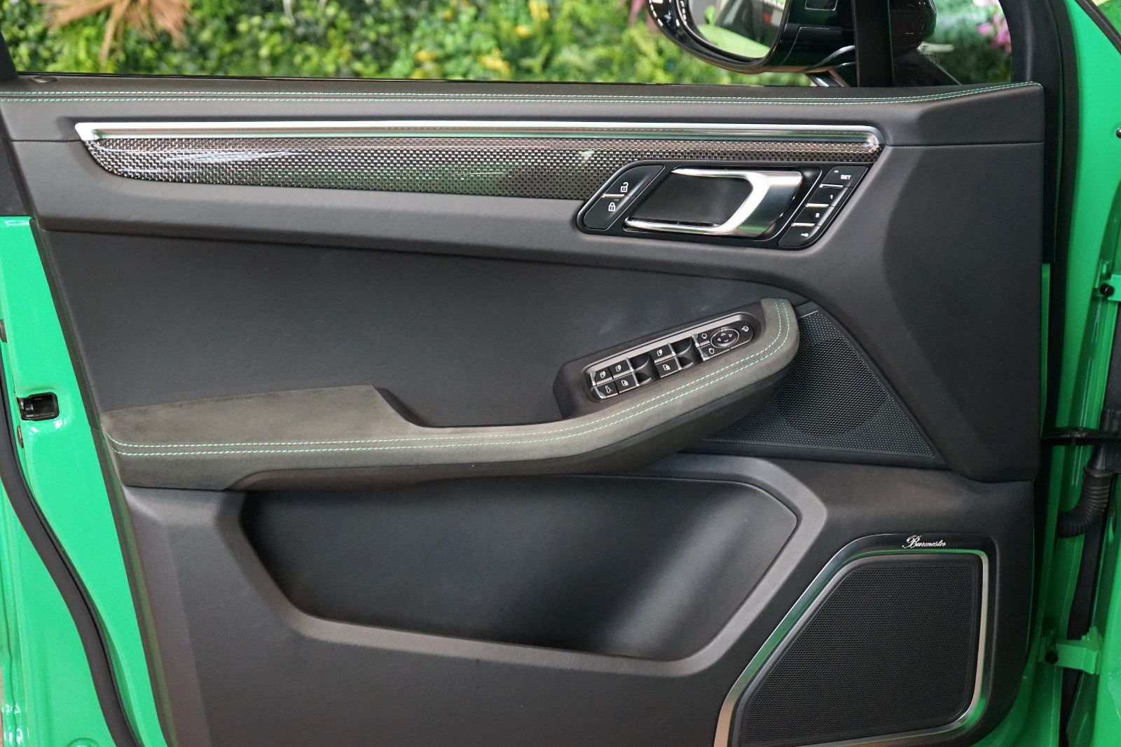 Porsche GTS - Samsaru's Car Outlet
