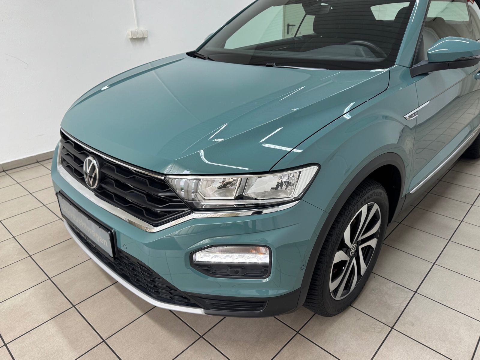 Volkswagen T-Roc Active - Samsaru's Car Outlet