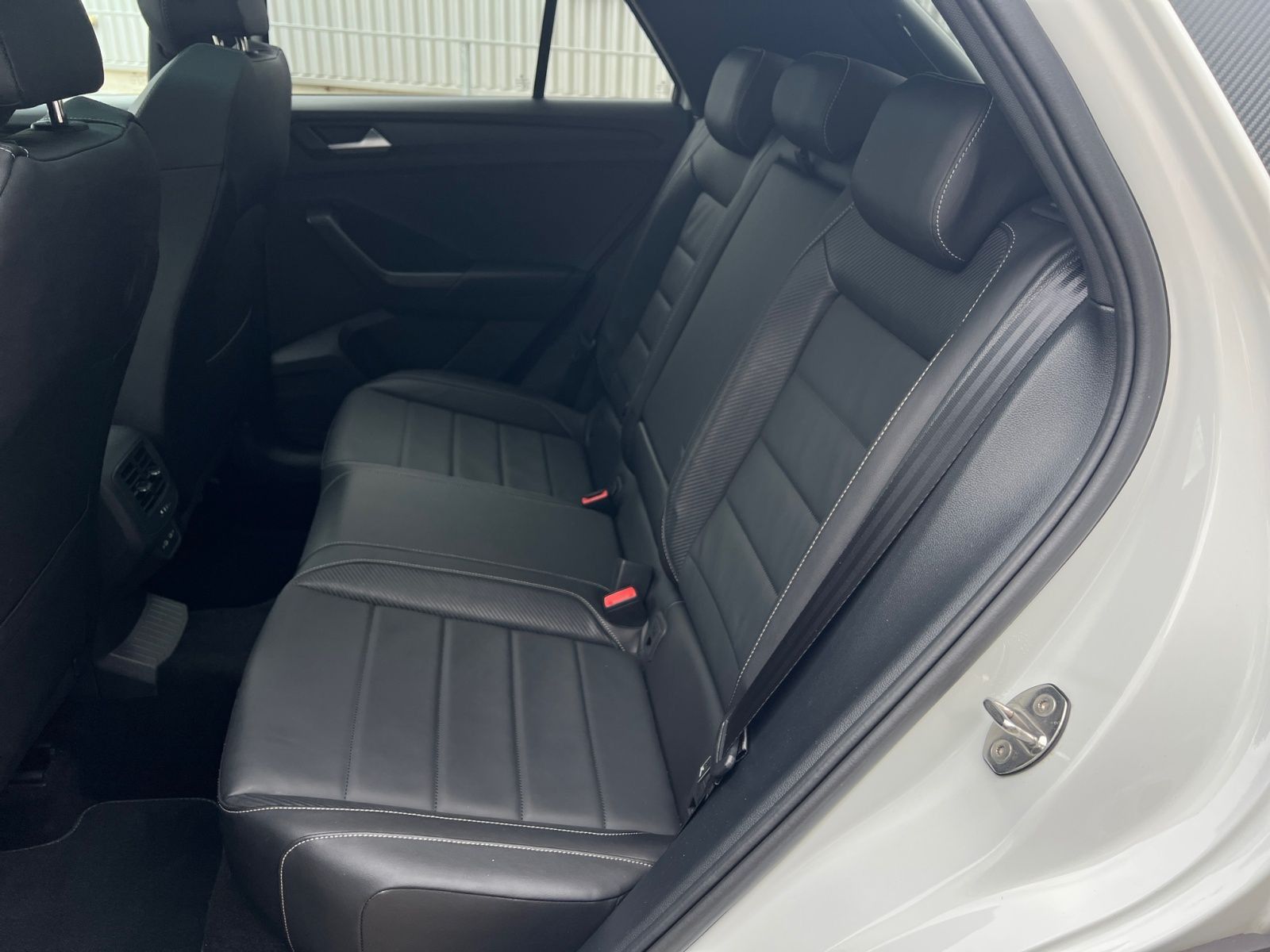 Volkswagen T-Roc 2.0TSI R-Line 4M DSG - Samsaru's Car Outlet