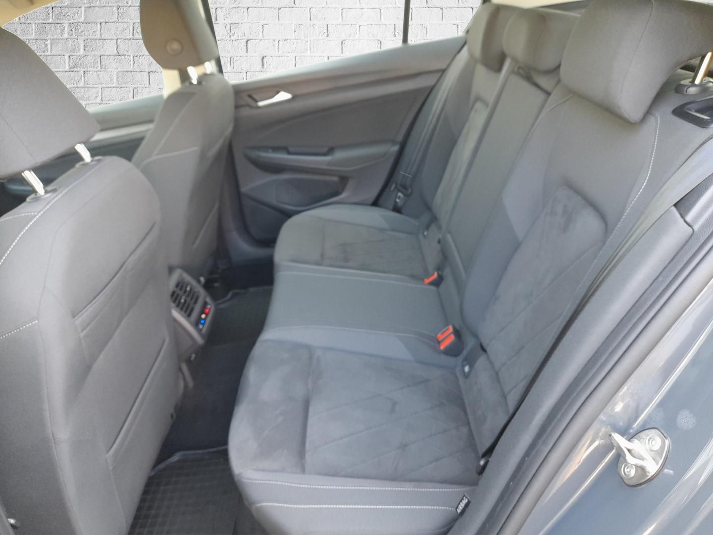 Volkswagen Golf Style VIII 1.5 TSI - Samsaru's Car Outlet