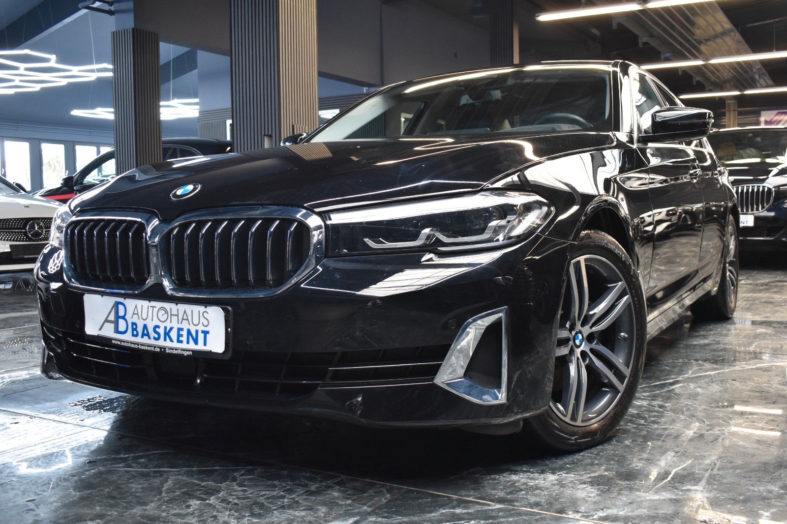 BMW 520 d xDrive Luxury Line*HEAD-UP*ASSIST*HIFI*LED