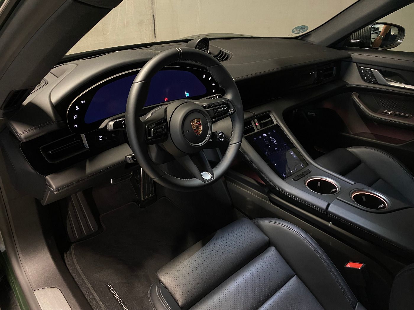 Porsche Taycan 4S | Hinterachslenkung | Panoramadach |