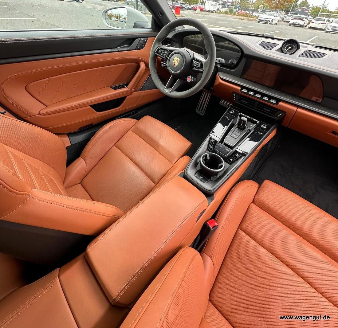 Porsche 911 Targa 4 GTS BURMESTER*CARBON*