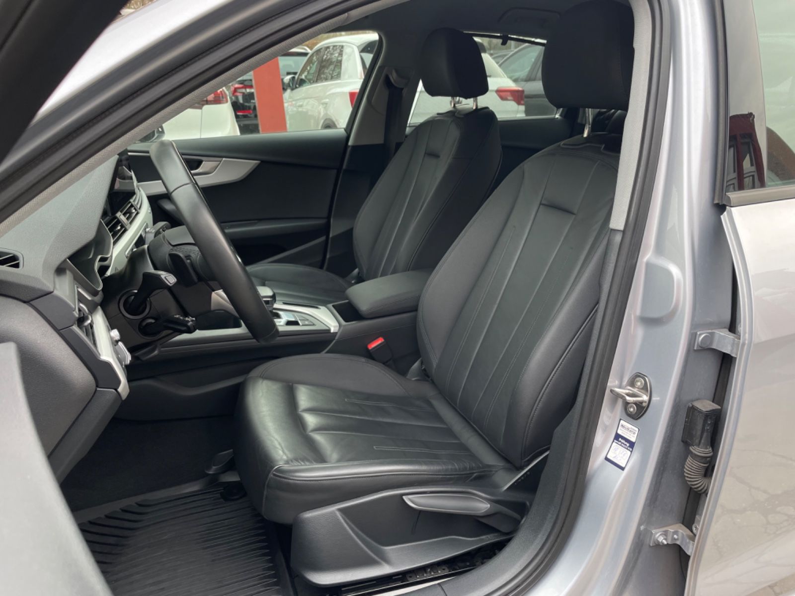 Audi A4 Lim. 40 TDI quattro advanced
