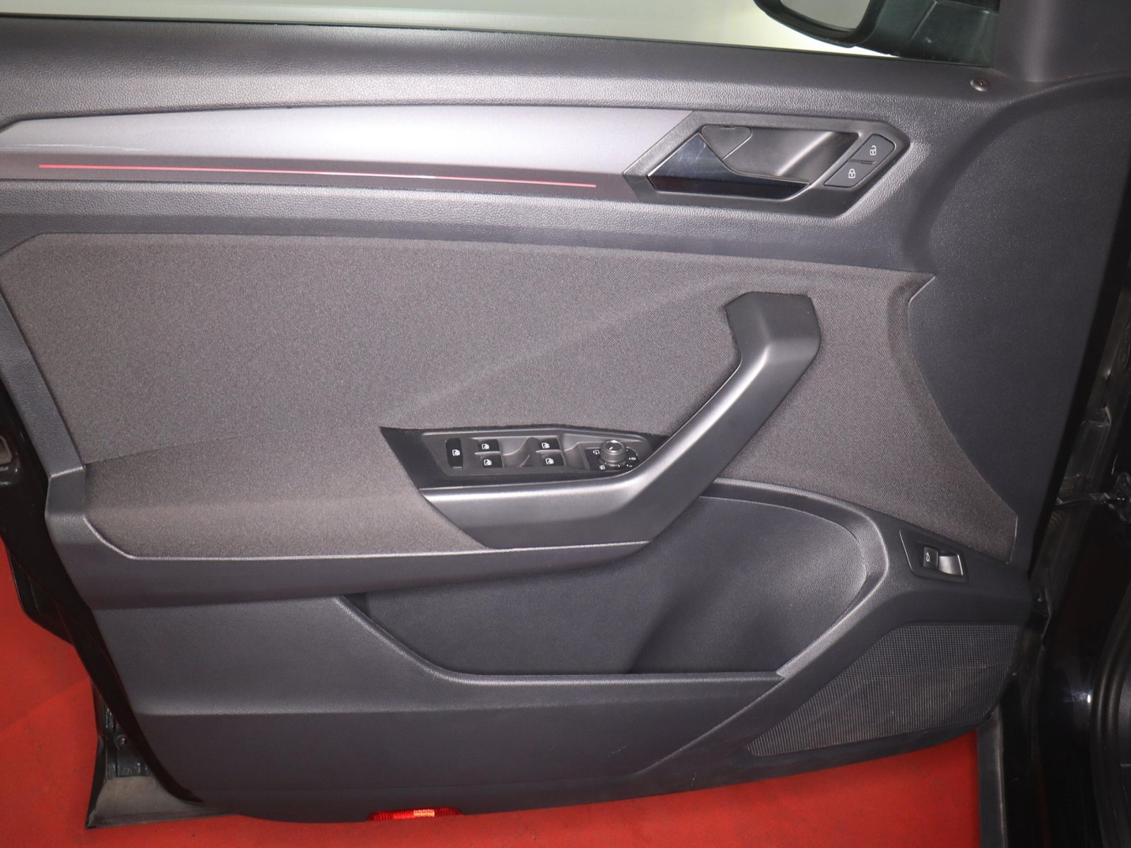 Volkswagen T-Roc R-Line - Samsaru's Car Outlet