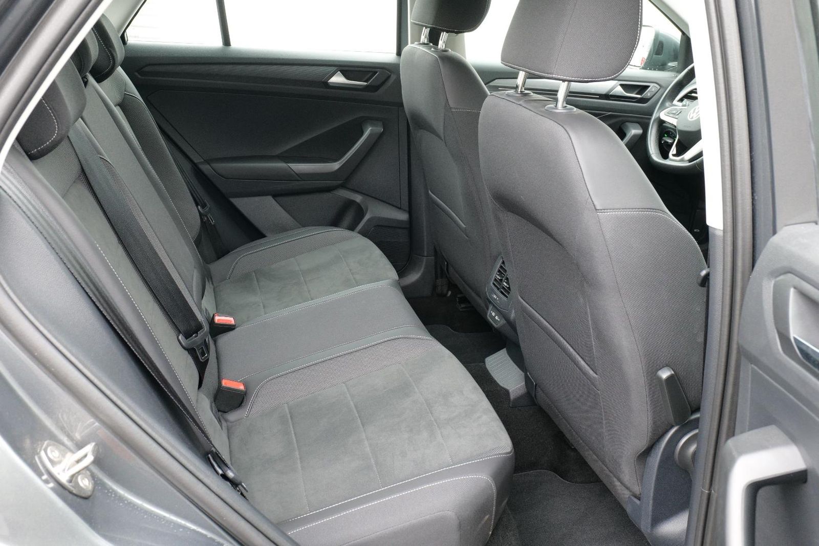 Volkswagen T-ROC Style 1.5 TSI - Samsaru's Car Outlet