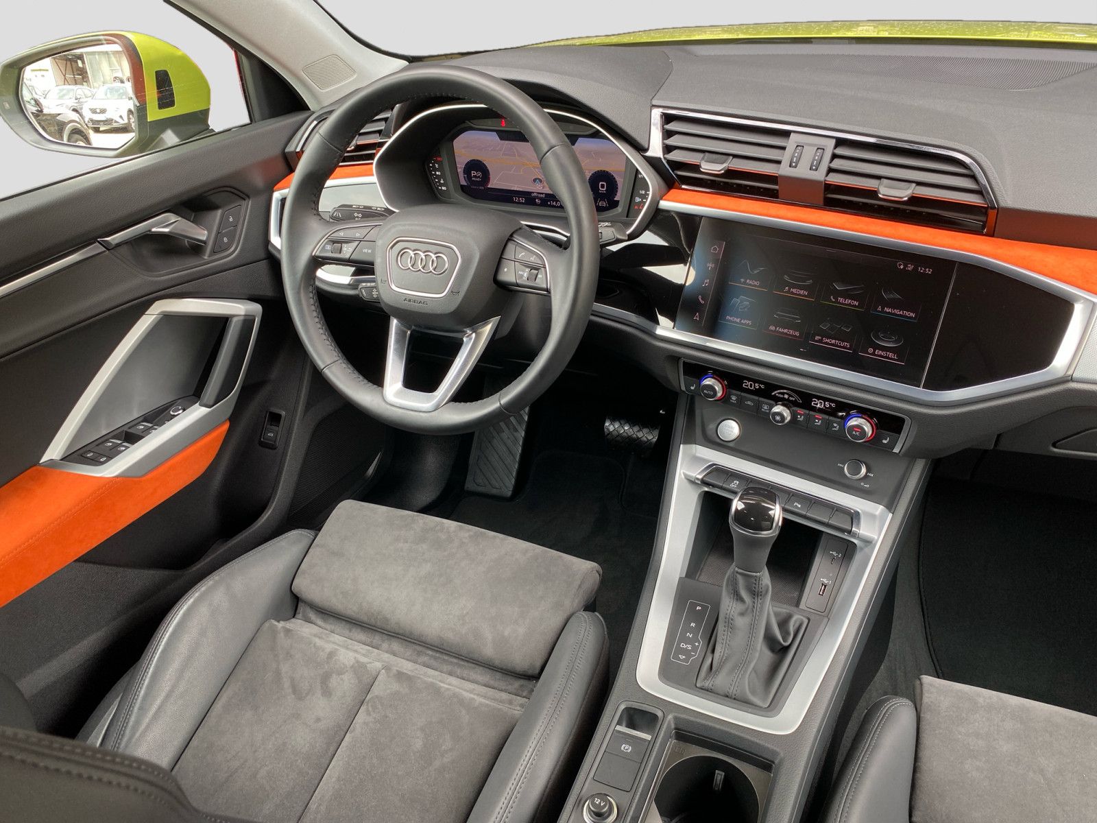 Audi Q3 45 2,0TFSI DSG Quattro Advanced - Samsaru's Car Outlet