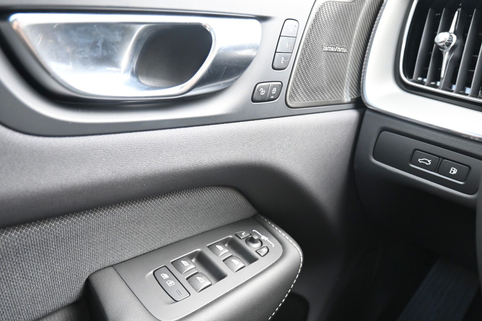 Volvo XC60 T6 RC AWD Plus Black Edition*360°*ACC*AHK