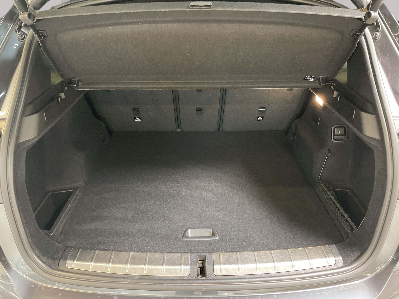 BMW X1 xDrive25e Sport Line - Samsaru's Car Outlet