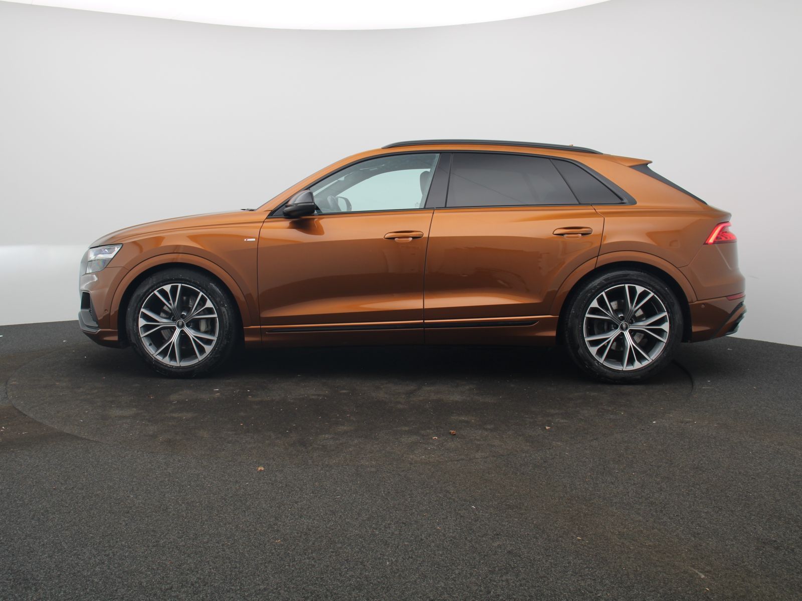 Audi Q8 S-Line select 50TDI quattro / Pano, 360°, AHK