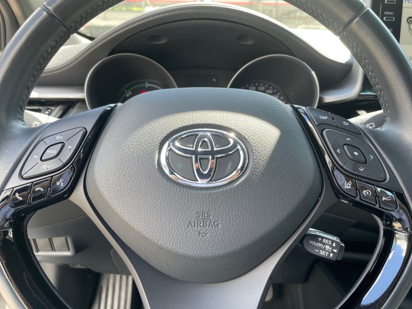 Toyota C-HR 1.8 Hybrid Flow - Samsaru's Car Outlet
