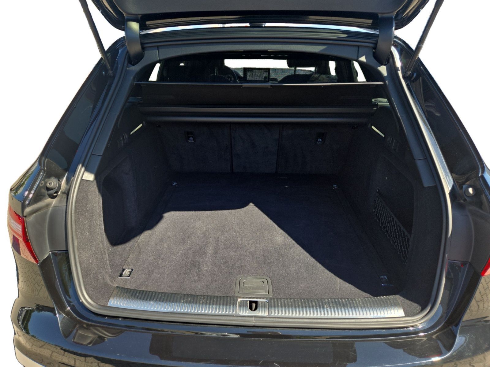 Audi A4 Avant S line 40 TDI qu. S tronic - Samsaru's Car Outlet