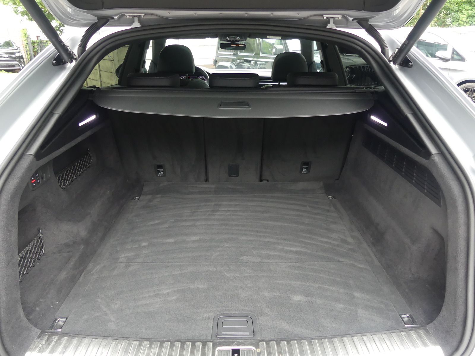 Audi Q8 50 TDI Quattro S Line PANO/MATRIX/AHK/STHZ/AI