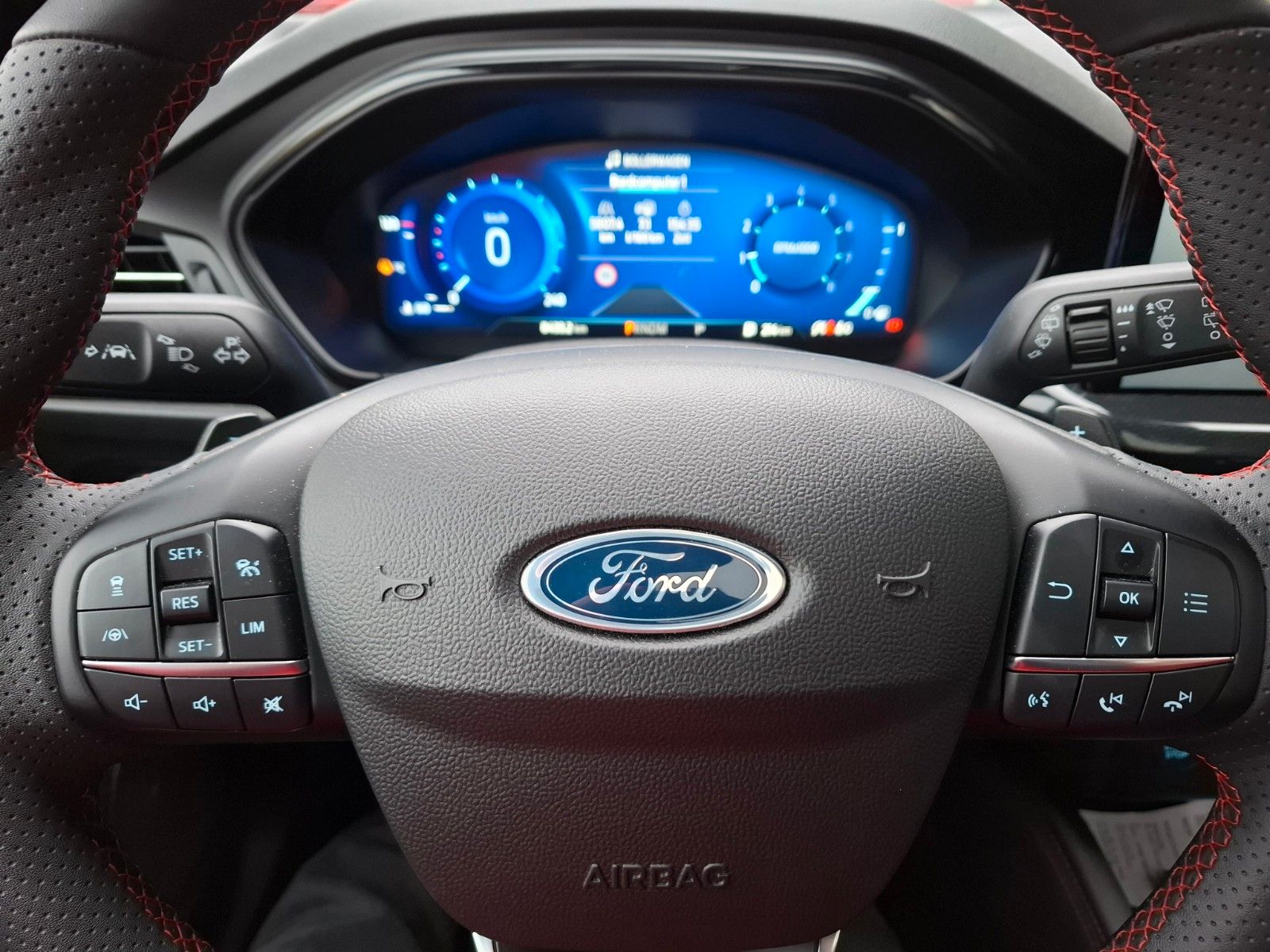 Ford Focus 1,0 EcoB. Hyb. 5-trg. ST-Line *Autom., PD*