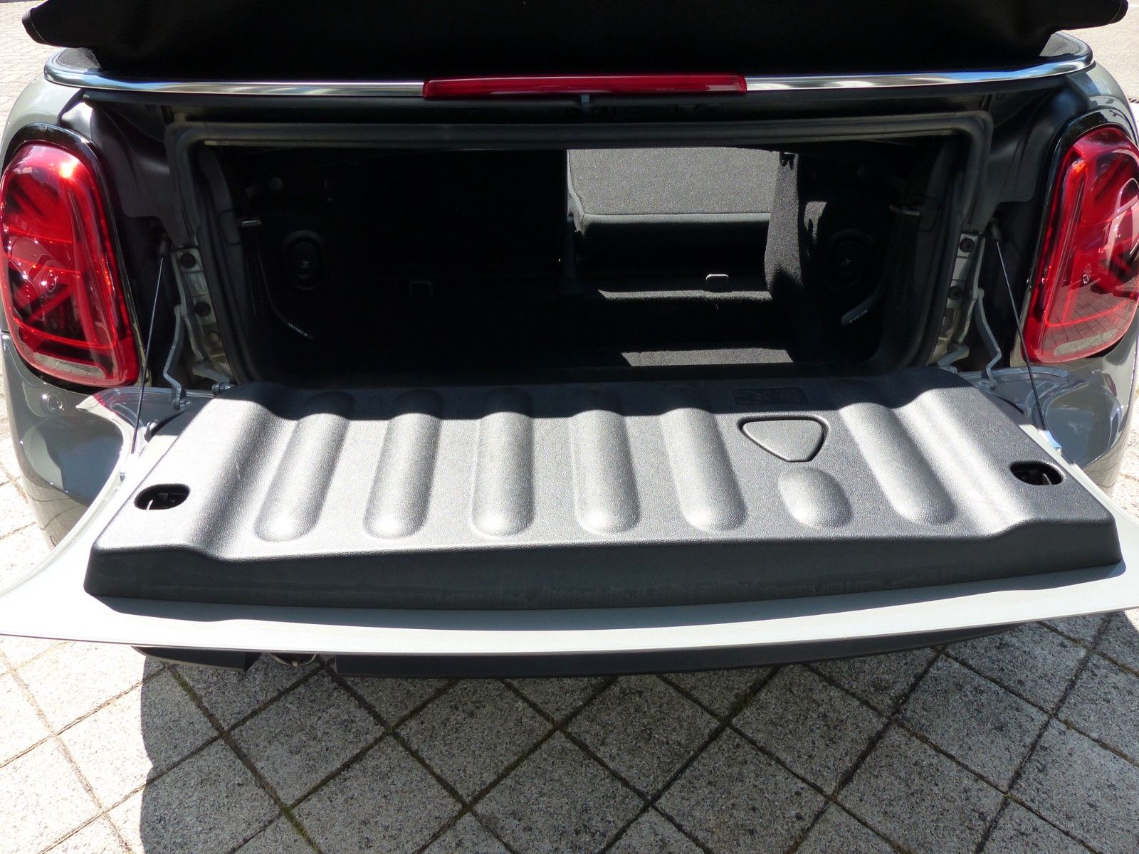MINI One Cabrio Classic - Samsaru's Car Outlet