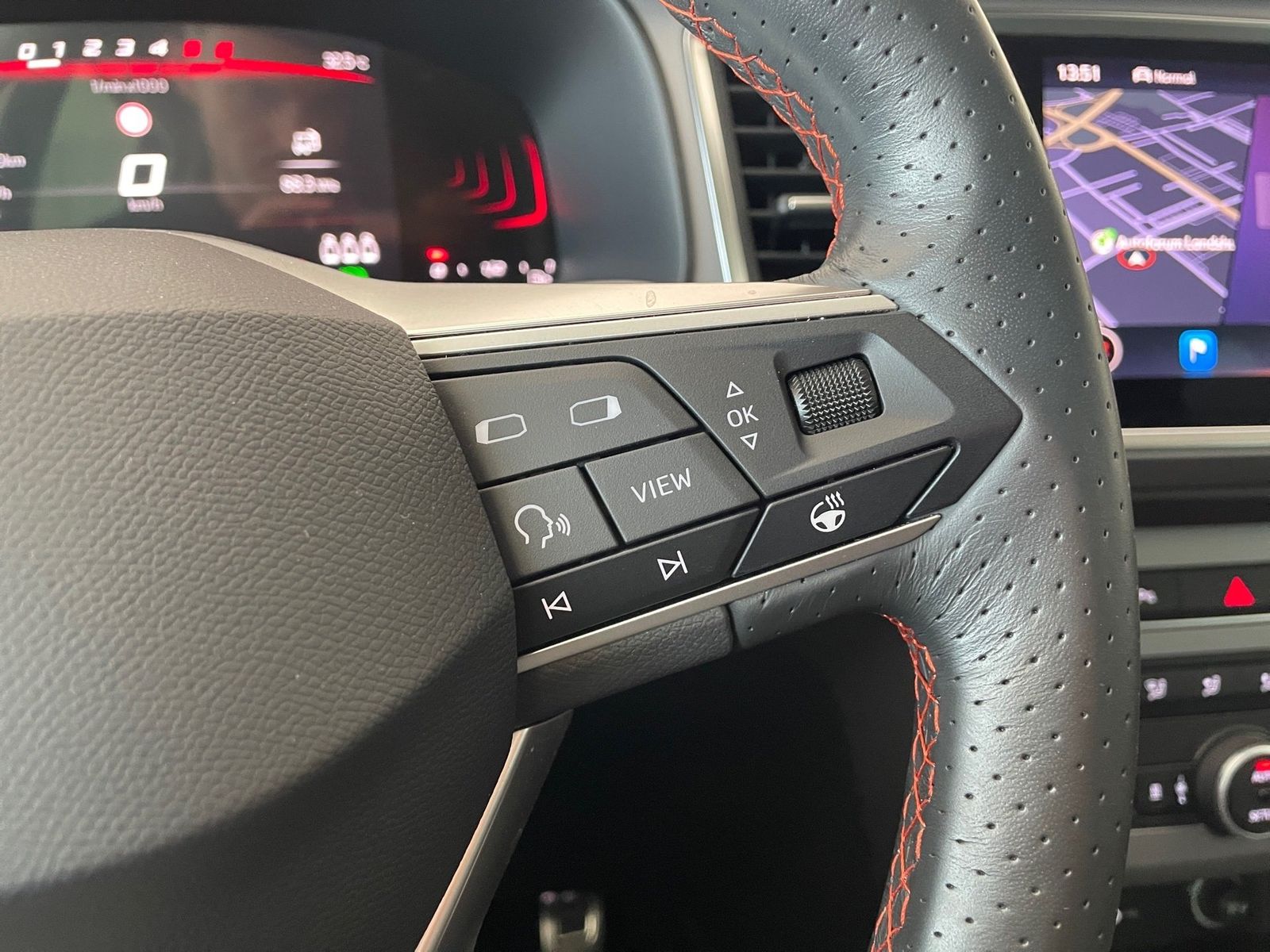 Seat Ateca 2.0 TDI FR LED/NAVI/AHK/STAHZG/KAM/KESSY