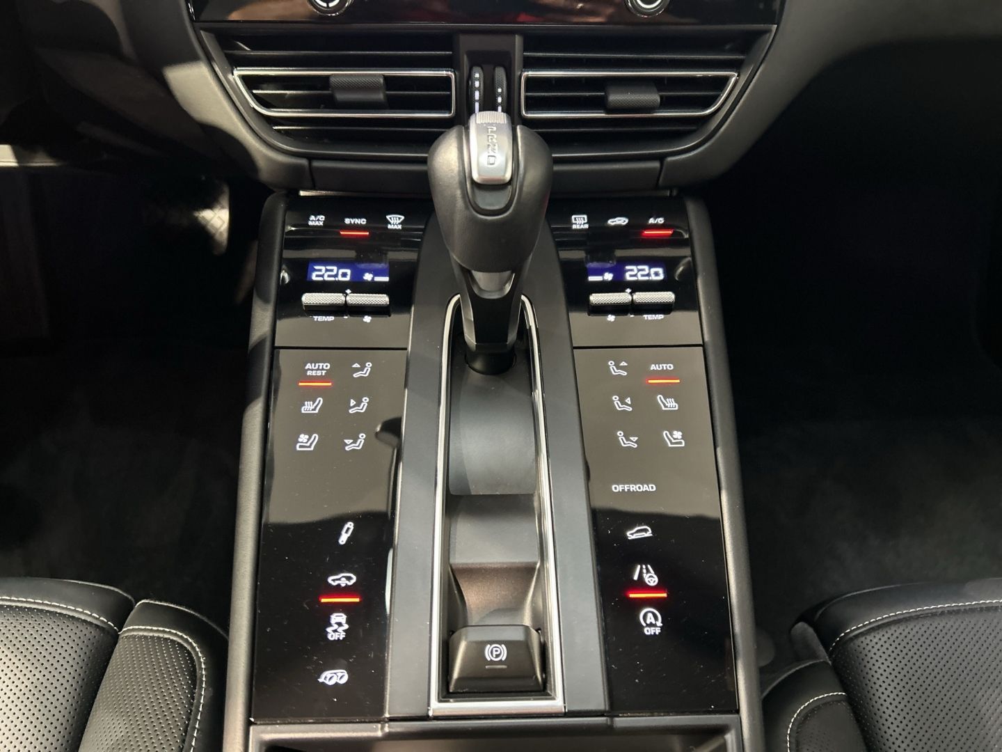 Porsche Macan T BOSE Sportabgasanlage Panoramadach LED