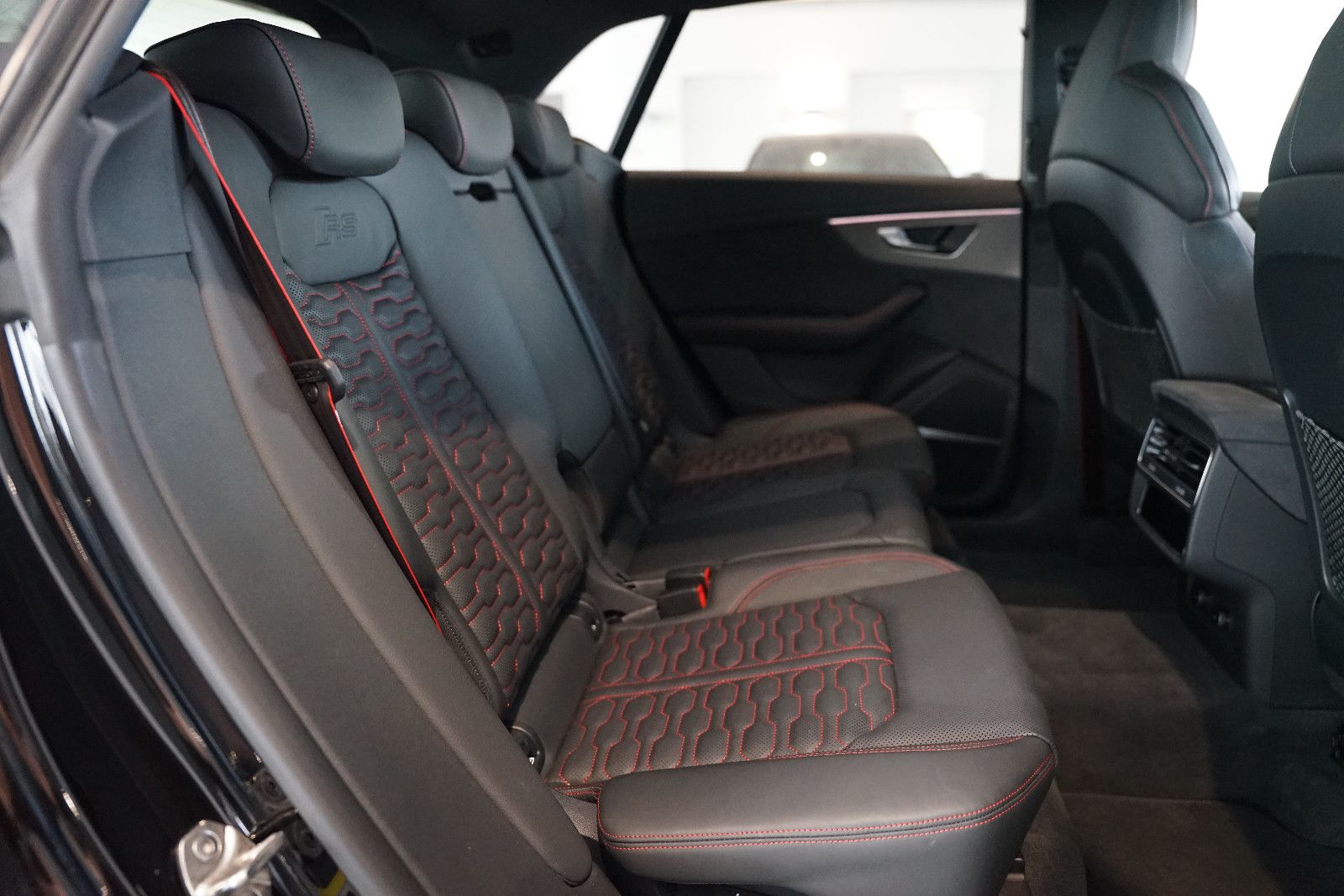 Audi RSQ8 | HuD | Keramik | Pano | 305 km/h | 23"
