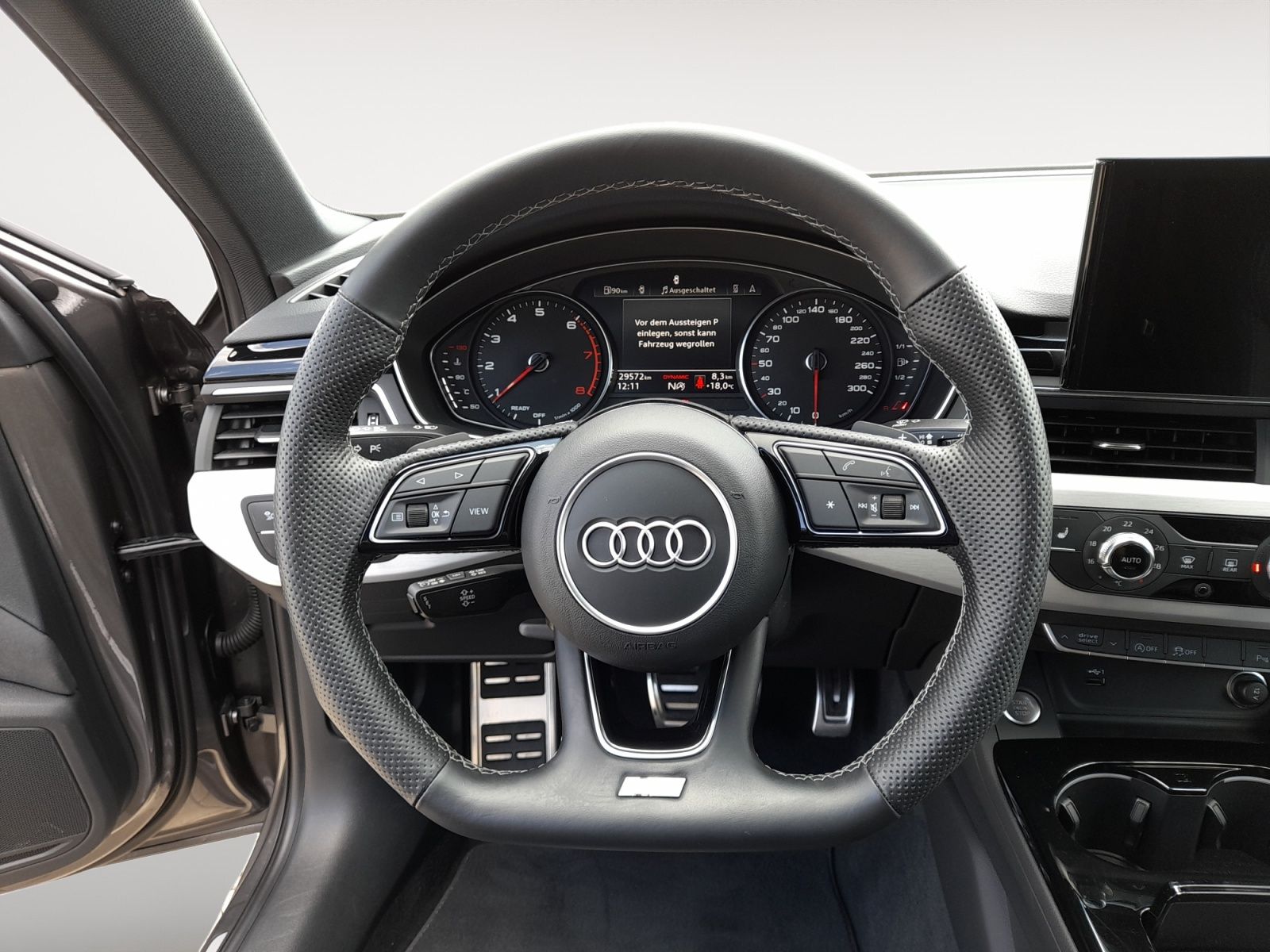 Audi A4 Avant 40 TFSI quattro S-Line - Samsaru's Car Outlet