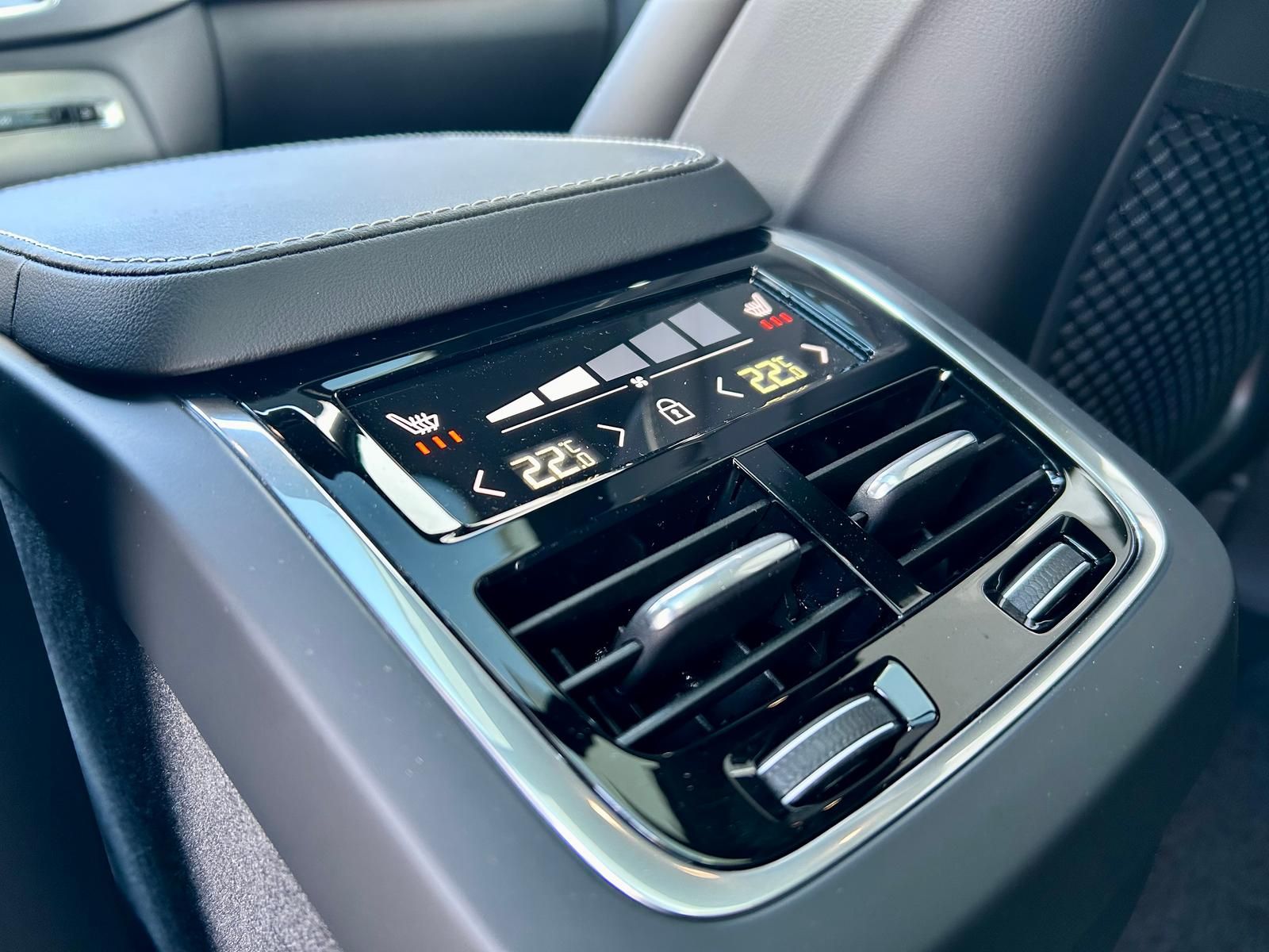 Volvo XC90 Ultimate Bright AWD*STANDHZG*H&K*AHK*